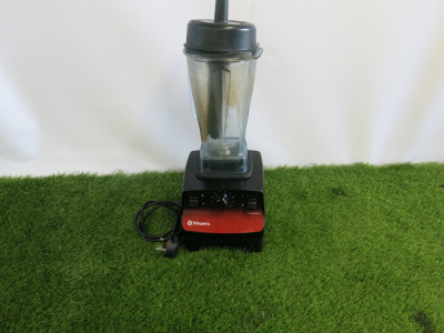 Vitamix Light Industrial Food Preparing Machine, Video VM105E.