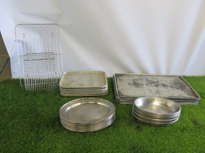 48 x Assorted Metal Trays & Racks to Include: 11 x Large Metal Trays, 13 x Small Metal Trays, 23 x Small Serving Trays & 2 x Wire Racks.