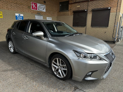 AF18 VTK: Lexus CT200H SE Plus, 5 Door Hatchback in Silver, Automatic, 1800cc, Petrol/Hybrid, Mileage 32367, MOT Expires 06/05/2025. Comes with 2 Keys No V5).