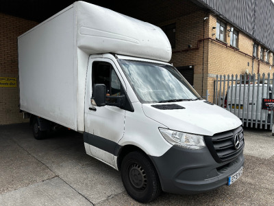 EF19 NTO: Mercedes Benz Sprinter 316 CDI Luton Van in White with JCP Tail Lift, Body Size H240 x W200 x L398cm. 2143cc, Manual, Diesel, Mileage 161,840, MOT Expires 15/11/2024. Comes with 2 Key, V5C & Manual.