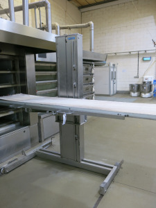 Ahlborn Manual Oven Feed Height Adjustable Loading Conveyor on Rails, Size L280cm.