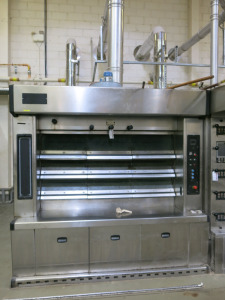 Unbranded Stainless Steel 3 Deck Bakers Oven 1.8m Decks. Machine Size H225 x W237 x D370cm.