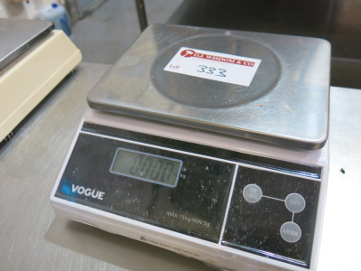 Vogue F178 15kg Scales.