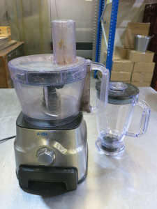 Adexa Food Processor, Model FP407. Comes with Additional Jug & 3 Assorted Spare Blades.