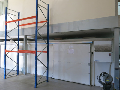 Scandia Walk in Chiller with 2 x Sliding Door, 2 x Intarcon Refrigeration Unit, Model MCV-NY-3108A, S/N 202105210124, S/N 202105210125, YOM 2021. Size H220 x W1000cm x D400cm. Comes with 10 x 4 Shelf Wire Racks. NOTE: last temp recorded 15th July, buyer 