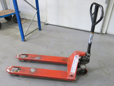 2.5Ton Pallet Truck in Red.