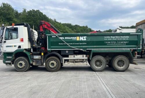 NS54 MUK: (2016) DAF CF 400 FAD, 8 x 4, 32,000kg Gross Weight, Fitted Palfinger Epsilon M125 Grab Crane, Mileage 288 877km. Comes with Key, V5, Cherished Registration & Document History Folder. NOTE: One Previous Owner From New, MOT Expires 31/08/2024.