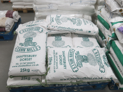 Pallet Containing 12 x 25Kg Bags of N.R Stoate & Son, Organic Stoneground Strong White Flour. BBE 01/2025