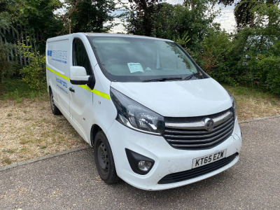 KT65 EZW: Vauxhall Vivaro CDTi Panel Van, Diesel, Manual, Mileage 162,309, MOT Expires 18/02/2025. Comes with Keys (No V5 Available).