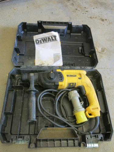 DeWalt 110v SDC Hammer Drill in Case.