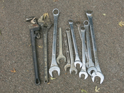 8 x Large Spanners, 1 x Set Stilsans & 1 x Large Adjustable Spanner.