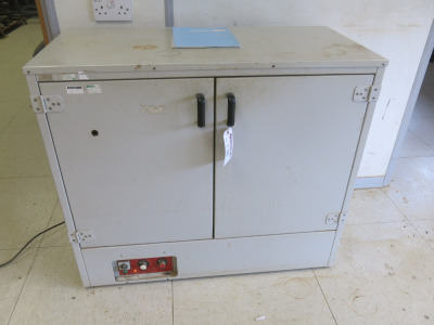 Genlab Model SDO/225, S/N Y7F044, Fan Circulated Double Door Oven, 500 litre Capacity. Size 106cm wide. (Year believed to be 2007).