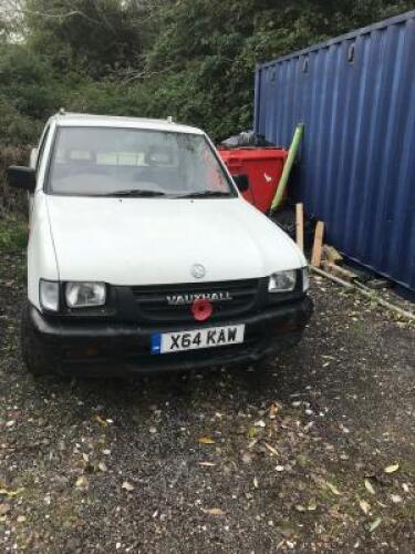 X64 KAW: Vauxhall Brava DI 4X2 White Pick-Up. Mot Expires 03/12/2019. Diesel, Manual, 5 Gears, 2499cc, Mileage 96,785, 1 Previous Owner, First Registered 6/10/2000. Comes with Key & Documents.