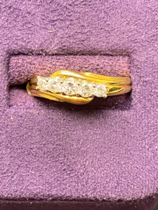 Yellow Metal 5 Diamond (.25ct) Ring. Size P. RRP £2250.