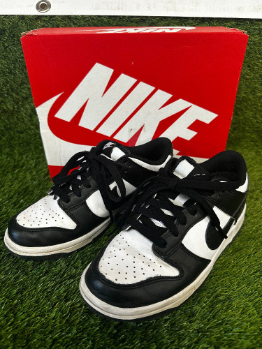 Pair of Nike Dunk Low (GS) in White & Black, Size UK 3. Comes in Box. NOTE: worn in good condition.