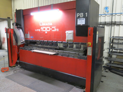 Amada HFE 100-3S Press Brake, S/N V010152, DOM 02/01/01, 3 Phase, Machine Weight 6750kg. Fitted with SICK 14-FGS Light Guards. Comes with 4 x Canterlever Racks with Assorted Tooling (As Viewed). NOTE: Additionall access may be granted by the landlord to f