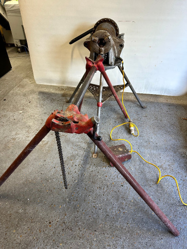 Rigid 300 Pipe Threading Machine on Ridgid Tristand No 1206 with Additional Pipe/Tube Stand.