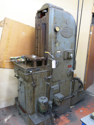 American T4-24 Broaching Machine, S/N 3487, 3 Phase. NOTE: sold for spares & repair, requires plug, DOM Unknown.