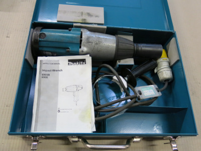 Makita 6906 19mm 110v Impact Wrench in Metal Carry Case.