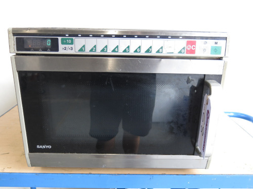 Sanyo 1900w Commercial Microwave, Model EM-C1900.