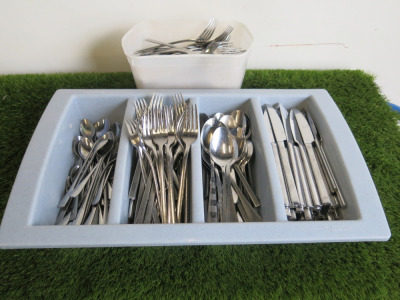 Approx 310 x Pieces of Cutlery to Include: 29 x Spoons, 16 x Tea Spoons, 25 x Ice Cream Spoons, 108 x Forks, 14 x Small Forks, 118 x Knives & 1 x Plastic Cutlery Holder.