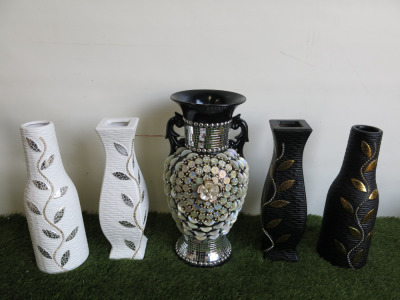 5 x Assorted Decorative Siramic Vases.