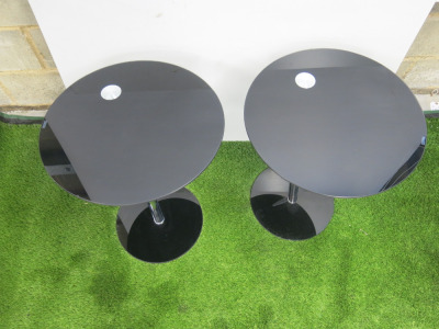 2 x Round Glass Top Side Tables on Chrome Pedestal. Size H58 x Dia 50cm.