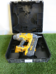 DeWalt 18v Brushless Concrete Nailer, Model DCN890. Comes in Carry Case. NOTE: missing batteries & charger.