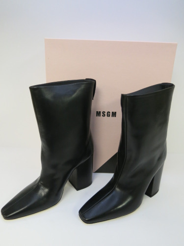 Pair of MSGM Boxed/New Women's Leather Ankle Boots in Black with Dustcover, Size 39, RRP £595.00.