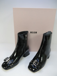 Pair of MSGM Boxed/New Women's Buckled Ankle Boots in White with Dustcover, Size 35, RRP £535.00.