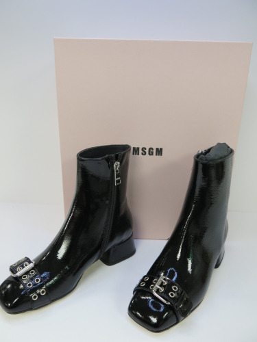 Pair of MSGM Boxed/New Women's Buckled Ankle Boots in White with Dustcover, Size 36, RRP £535.00.