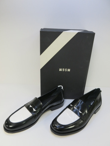 Pair of MSGM Boxed/New Men's Loafers in Black & White with Tassels & Dustcover, Size 41, RRP £490.00.