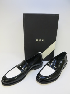 Pair of MSGM Boxed/New Men's Loafers in Black & White with Tassels & Dustcover, Size 42, RRP £490.00.