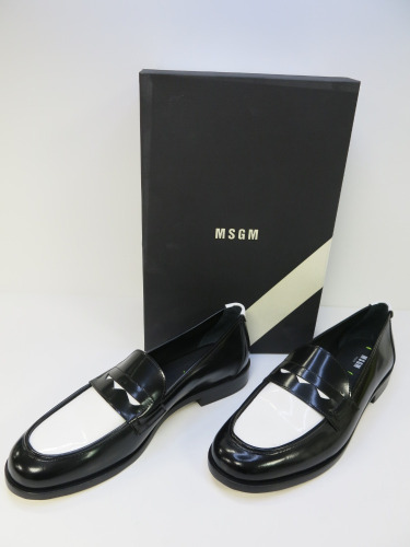 Pair of MSGM Boxed/New Men's Loafers in Black & White with Tassels & Dustcover, Size 43, RRP £490.00.