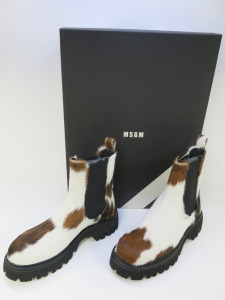 Pair of MSGM Boxed/New Men's Chelsea Boots in Cowhide with Dustcover, Size 40, RRP £535.00.