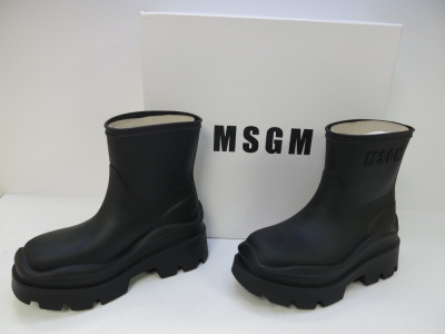 Pair of MSGM Boxed/New Stivale Donna/Women's Ankle Wellie Boot in Black, Size 38, RRP £285.00.