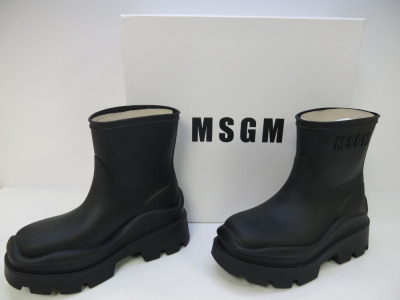 Pair of MSGM Boxed/New Stivale Donna/Women's Ankle Wellie Boot in Black, Size 38, RRP £285.00.