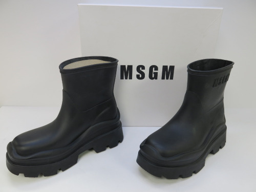 Pair of MSGM Boxed/New Scarpa Uomo/Men's Ankle Wellie Boot in Black, Size 39, RRP £285.00.