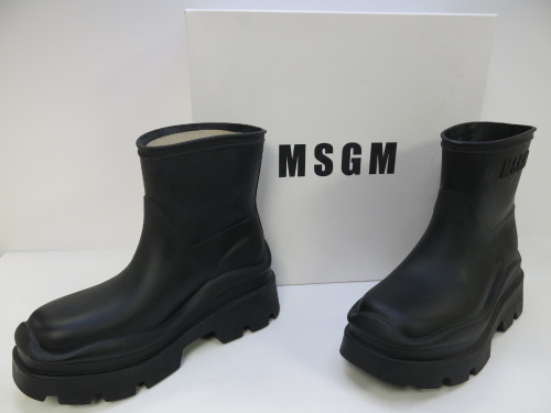 Pair of MSGM Boxed/New Scarpa Uomo/Men's Ankle Wellie Boot in Black, Size 40, RRP £285.00.