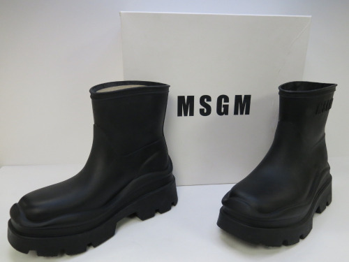 Pair of MSGM Boxed/New Scarpa Uomo/Men's Ankle Wellie Boot in Black, Size 42, RRP £285.00.