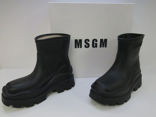 Pair of MSGM Boxed/New Scarpa Uomo/Men's Ankle Wellie Boot in Black, Size 44, RRP £285.00.