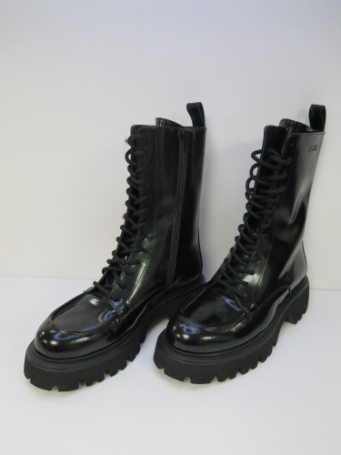 Pair of MSGM Combat High Zip Patent Black Boots Size 39 (RRP £505.00).