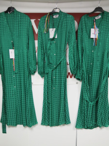 8 x MSGM Milano Abito Long Dress in Green with Elasticated Cuff, Size (36/38/38/40/40/42/44/44/), RRP £650, Total, RRP £5200.00.