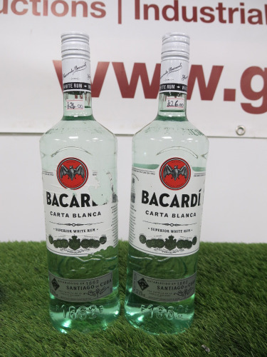 2 x Bottles of Barcadi Carta Blanca White Rum, 1L.