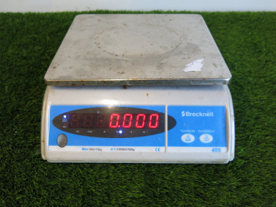 Becknell 405 Bench Scales, Capacity 15kg.