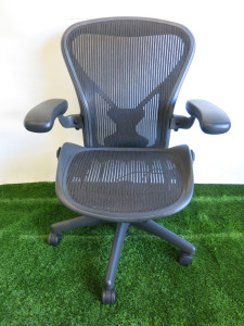 Herman Miller Aeron Ergonomic Adjustable Mesh Office Chair in Graphite Grey, Size B.