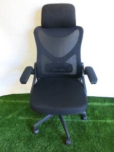 Ergonomic Mesh High Back Executive Office Swivel Chair with Head Rest.