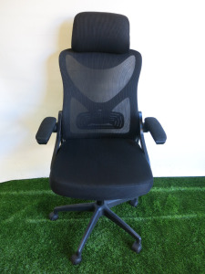 Ergonomic Mesh High Back Executive Office Swivel Chair with Head Rest.