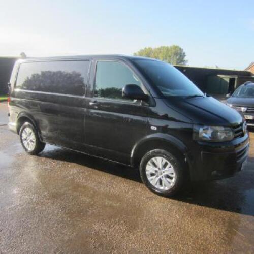 GC14 TGY: Volkswagen Transporter T28 Hline 102 TDI Panel Van in Black.