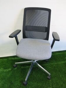 Calibre Vida Executive Mesh Back Adjustable Swivel Chair. YOM 2023.